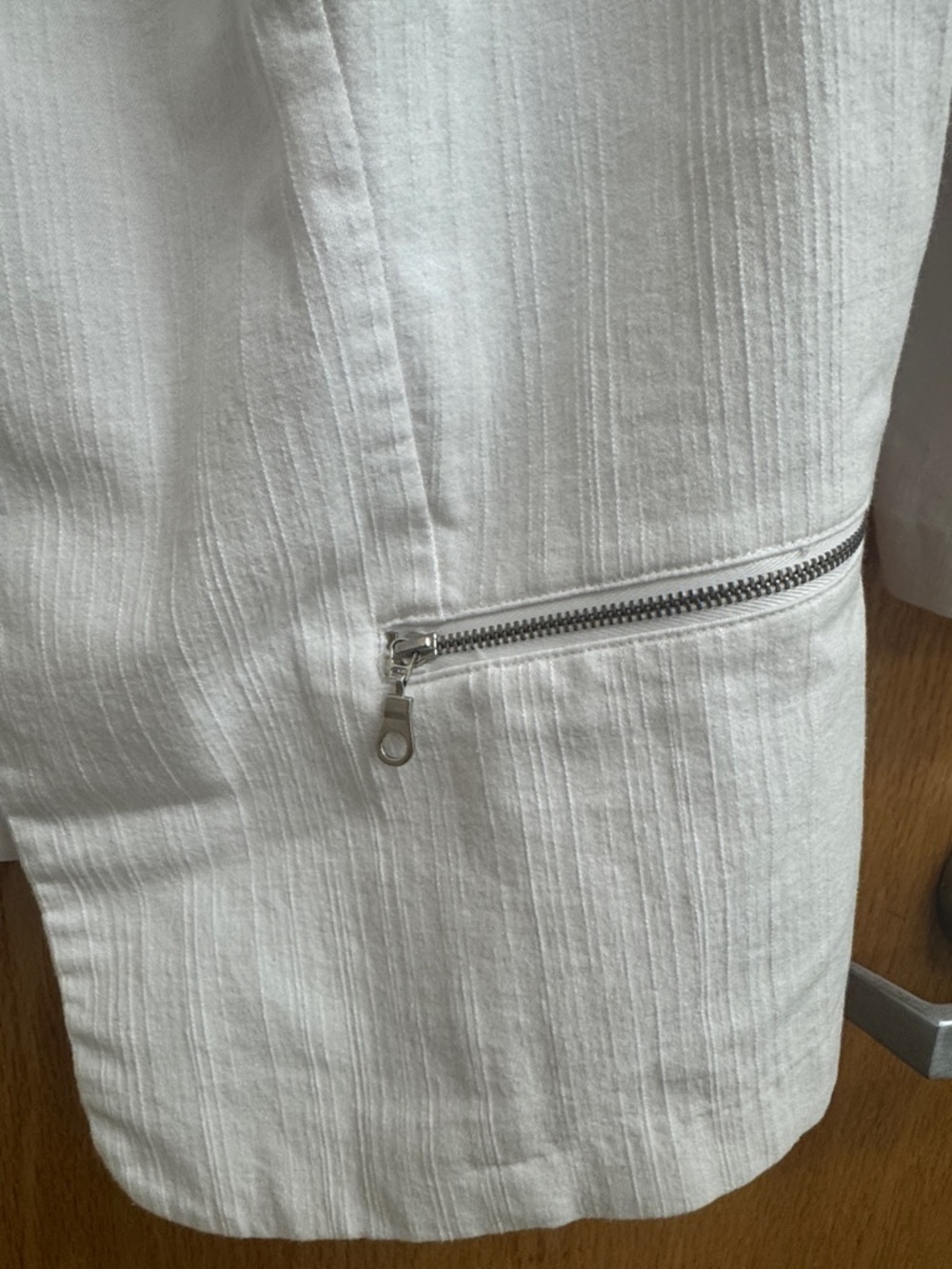 Liz Claiborne White Collarless Zip-Pocket Blazer - Picture 5 of 6